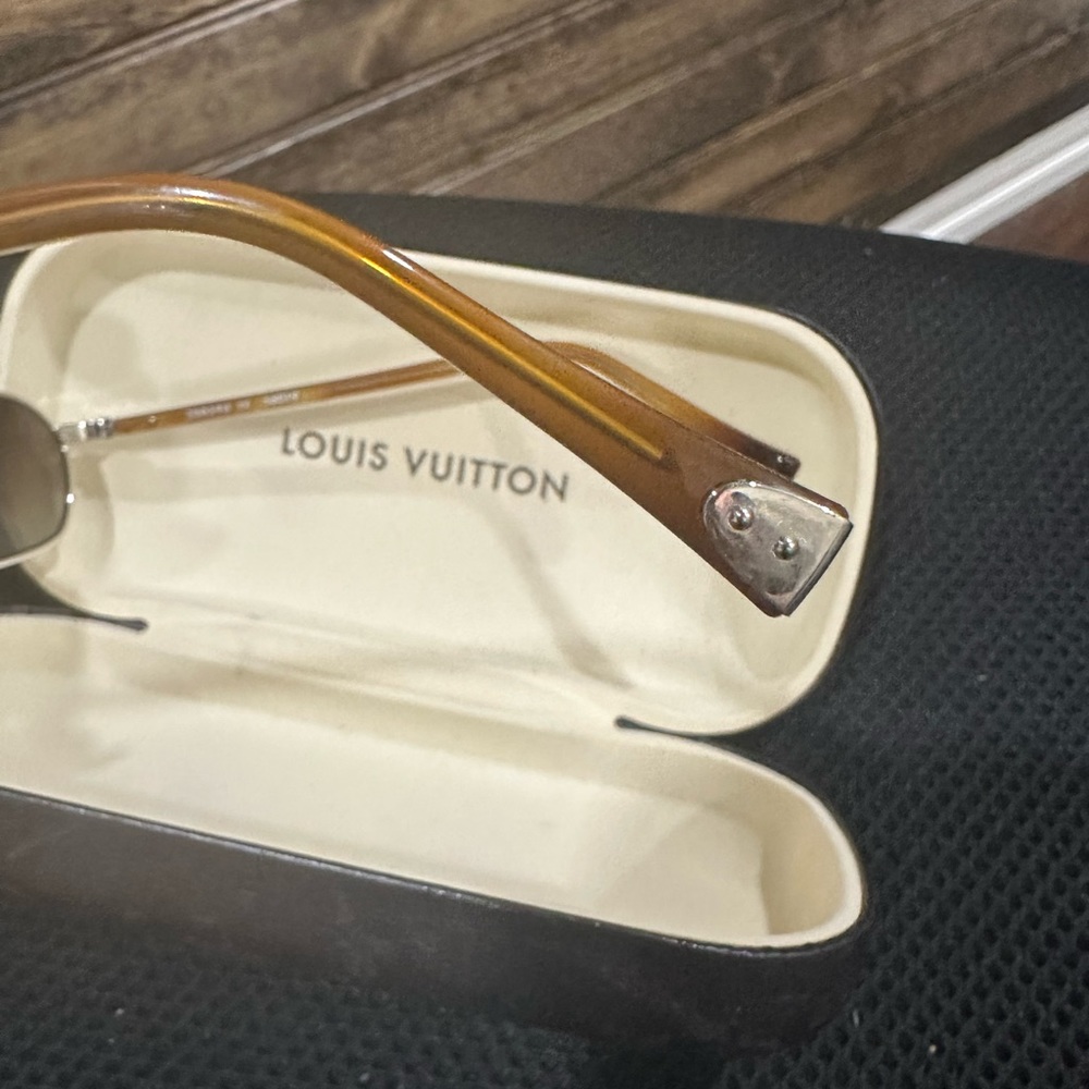 AUTHENTIC Louis Vuitton Men’s sunglasses. - Picture 12 of 12
